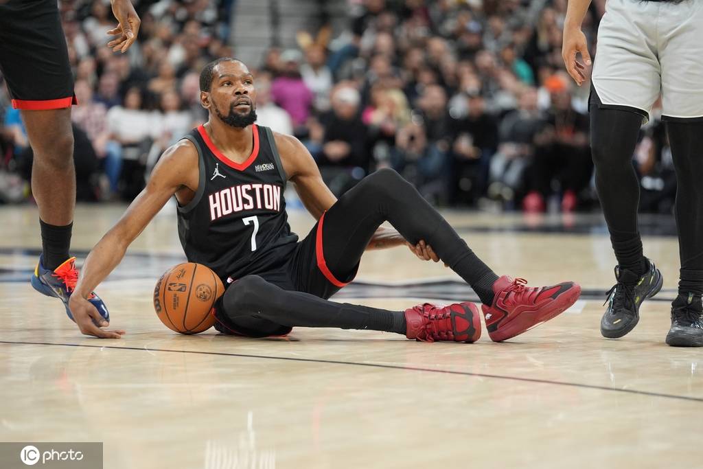 马刺完爆火箭太扎心！同处冲冠组却不是一个档次的球队